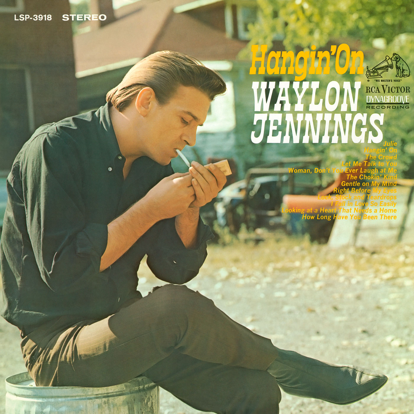 Waylon Jennings – Hangin’ On