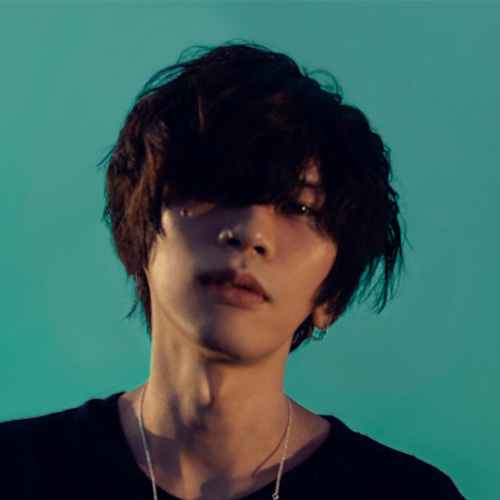 米津玄師 (よねづ けんし)